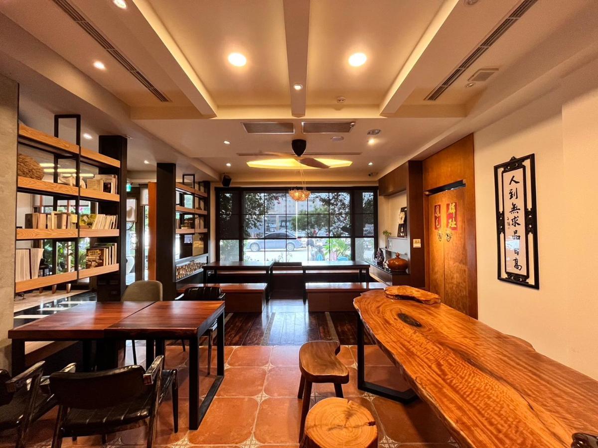 Moment Inn Tainan Dış mekan fotoğraf