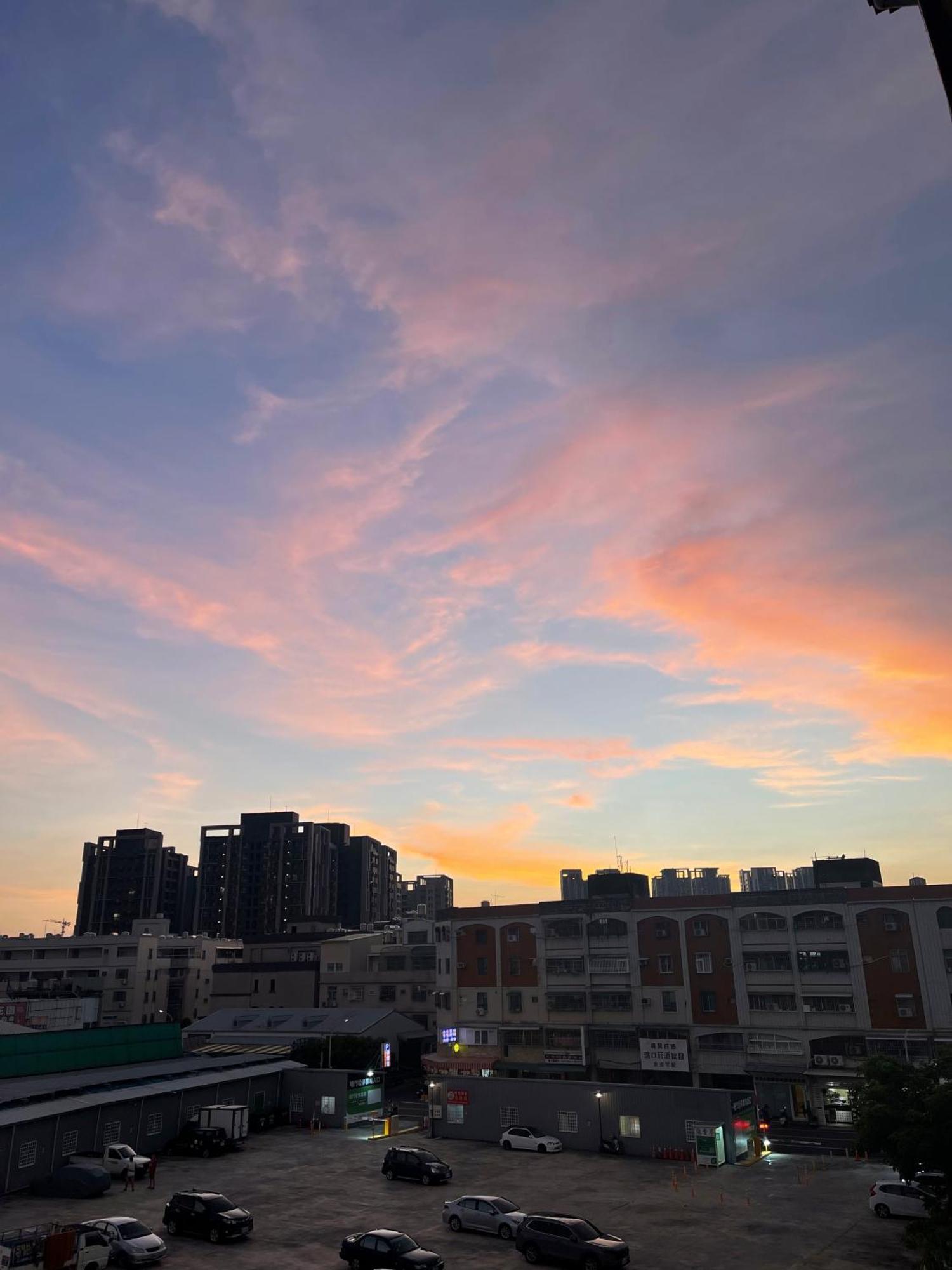 Moment Inn Tainan Dış mekan fotoğraf