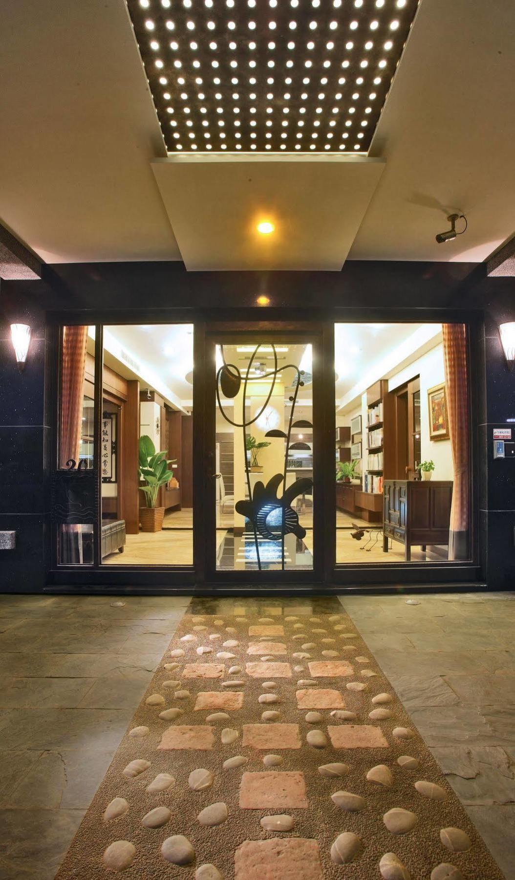 Moment Inn Tainan Dış mekan fotoğraf